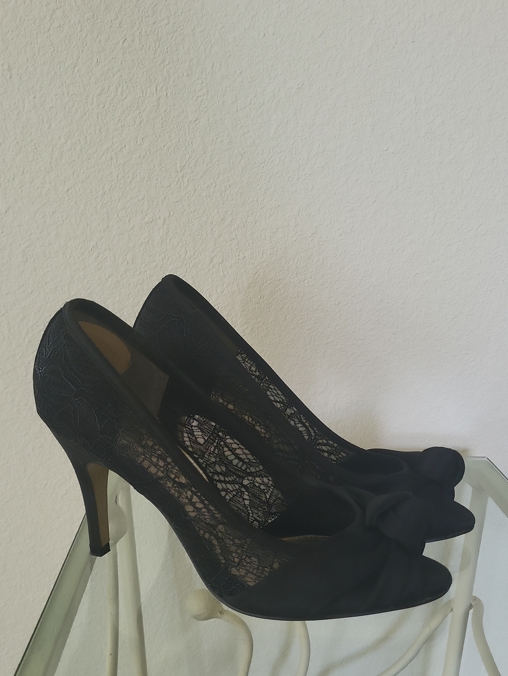Adrianna Papell Black Lace Pointed Toe Stiletto Heels with Bow Accent Size 38